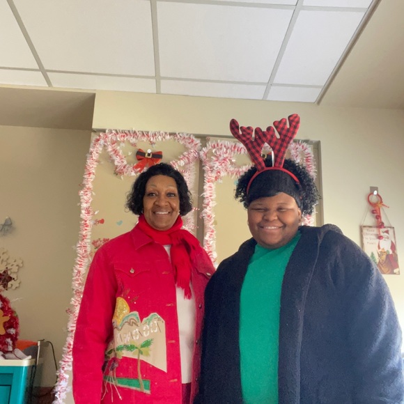 Meet your Posher, Melissa - Picture 2 of 7